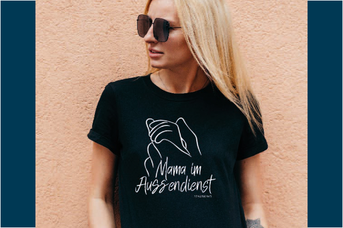 T-Shirt "Mama im Außendienst"
